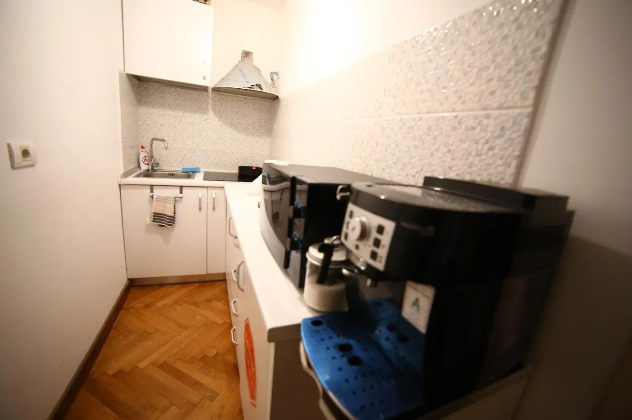 Hostel Bauhaus Бухарест